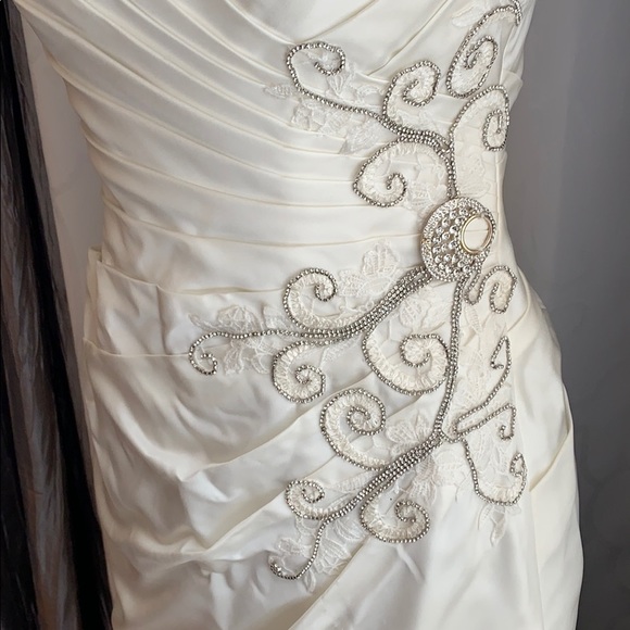 Wedding Bridal Dress Ivory color w/ Garment Bag - Picture 8 of 16